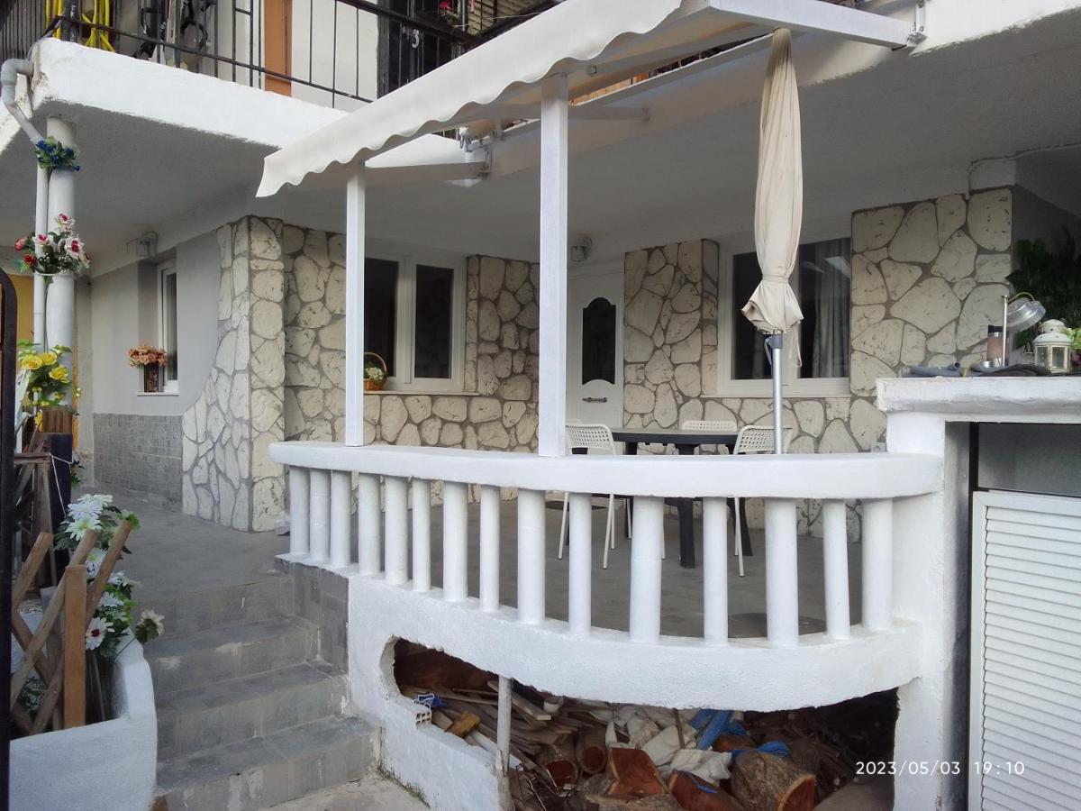 Апартаменты Antonia Family House Near Airport Порто-Рафти Экстерьер фото